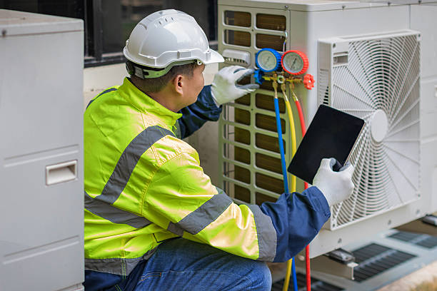 Professional Hvac technician working in Charleston, MS